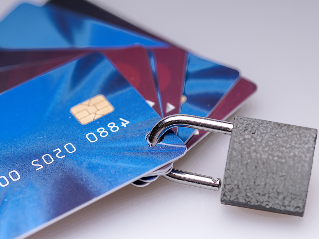 Làm Gì Khi Thẻ Tín Dụng Bị Mất Hoặc Gặp Lừa Đảo? Hành Động Nhanh Để Bảo Vệ Ví Tiền